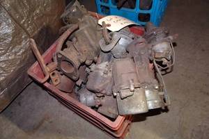 lot 454 image: Assorted Carter Carburetors for 6-Cylinder