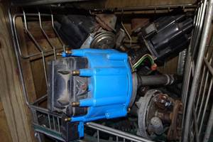 lot 505 image: Small Block Chevy Distributors and Caps