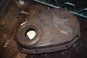 lot 514 image: Chevrolet 235 Cu In Motor Timing Cover