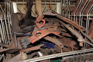 lot 507 image: Assorted Small Block Chevy Brackets