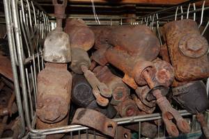 lot 508 image: Master Cylinders
