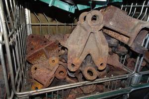 lot 511 image: Spring Hangers for 1939-46 Chevrolet Truck