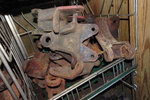 lot 512 image: Spring Hangers for 1939-46 Chevrolet Truck