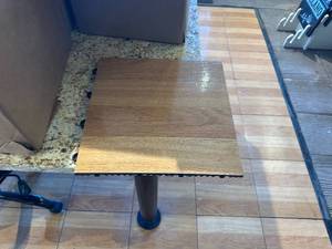 95 12 x 12 wooden modular trade show floor tile