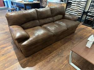 B6 x 40 New Brow Leather Couch