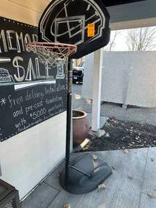 6 used Portable Basketball Hoop