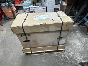 SMT2200C APC Smart-UPS 2200VA Brand New in Box