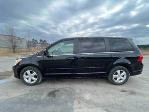 2010 Volkswagen Routan SE
