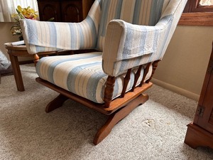 lot 7 image: Vintage Upholstered Rocker with Ottoman 29 X 29 X 32