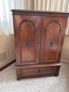 lot 8 image: Vintage Wood Entertainment Center