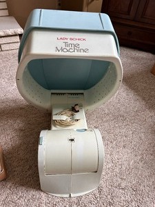 lot 15 image: Vintage Lady Schick Time Machine Hair Dryer