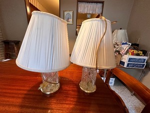 lot 107 image: Vintage Clear Cut Glass Bedside Table Lamps