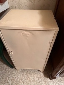 lot 111 image: Vintage Metal Bread Box Measuring 14 x 11.5 x 27
