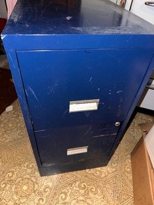 lot 135 image: Blue 2 Drawer File Cabinet