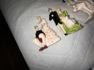 lot 102 image: Antique Ceramic Figurines by Laguna Pottery
