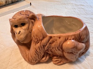 lot 86 image: Vintage Mid-Century Modern Ceramic Monkey BowlPlanter