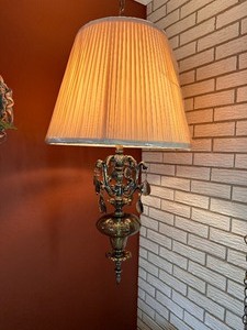 lot 36 image: Vintage Hanging Lamp