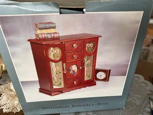 lot 38 image: New in Box Jewelry Box