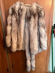 lot 46 image: Vintage Fluffy Silver Fox Coat, No Size but looks to be Size SM Appears to be a Size 6-8
