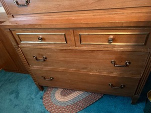 lot 70 image: Vintage Dresser