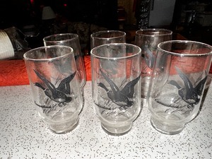 lot 206 image: Vintage Federal Glass Sportsman Game Bird Glasses