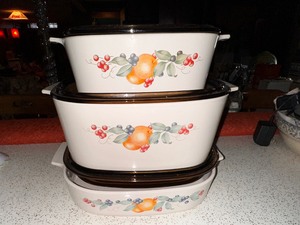 lot 219 image: Vintage Corningware Covered Casserole Dishes