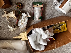 lot 221 image: Box of Vintage Christmas Decoration