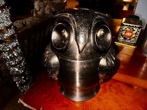 lot 199 image: Vintage 1960s Pewter Tone Metal Owl Ice Bucket Barware