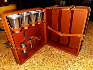 lot 155 image: Vintage Travel Bar Original Trav-L-Bar