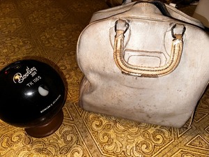 lot 160 image: Vintage 1960s Kitch Bowling Ball 300 TK 1165 Decanter Shot GlassIce Bucket - Hidden Bar and Bowling Ball