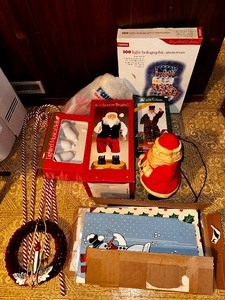 lot 163 image: Variety of Christmas Decorations