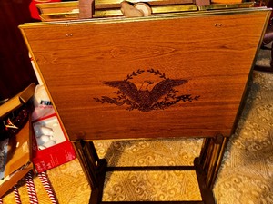 lot 166 image: MCM Faux Wood Grain Vintage TV Trays in Stand