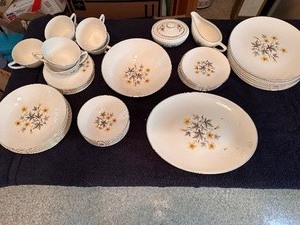 lot 113 image: Vintage MCM Knowles Sunlight Print China Set
