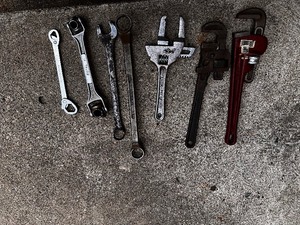 lot 267 image: Lot of Wrenches