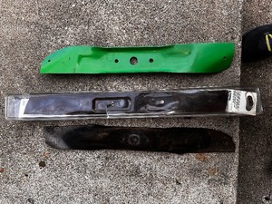 lot 270 image: Lawn Mower Blades