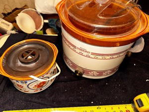 lot 283 image: Rival Large Crock Pot and Small Dip Crock Pot