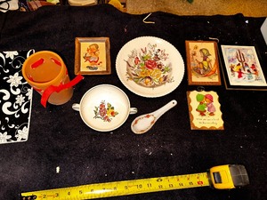 lot 287 image: Variety of Vintage Dishes and Framed Art