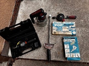 lot 260 image: Variety of Tools - Vintage Paint Sprayer, Pop RiveTool, Flaring Tool, Vintage Torque Wrench Foot Pounds and Power Ratchet