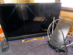 lot 296 image: Vizio TV with Antenna