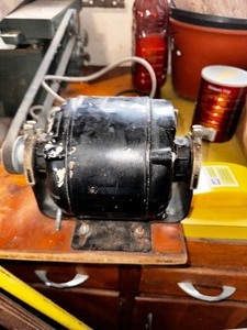 lot 266 image: Bench Grinder