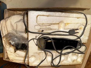 lot 305 image: Three Sets of Vintage Hair Clippers