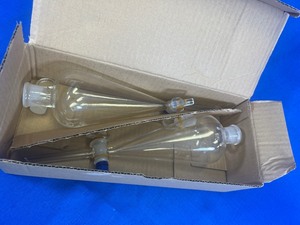 lot 44 image: 2 - 125ml Sepratory Funnels With Stoppers