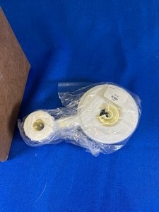 lot 50 image: 10 Total - funnel holder