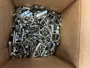 lot 59 image: 140 - Clamp, Hoffman, Single Screw, 12