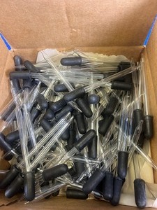 lot 100 image: 144 - Droppers