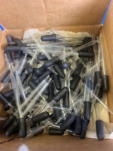 lot 101 image: 144 - Droppers