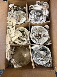 lot 128 image: 6 - 16oz Measuring Glass