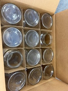 lot 11 image: 12 - 32oz Bottle Jars Fisherbrand