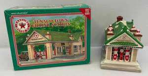 1995 Texaco 1st In Series Porcelain Hand Painted TEXACO Filling Station No. 09490T (With Original Box) VERY COOL