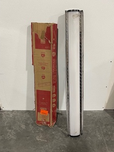 lot 7 image: LED Shop Light